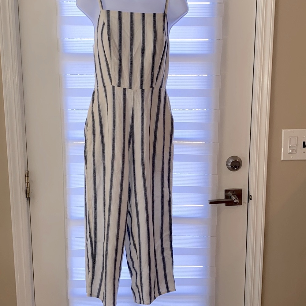 Old Navy jumpsuit sz small